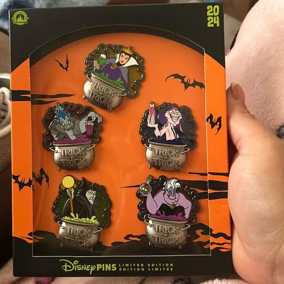 Disney villanas pin limited edition of 1000,All Products : American Fashion Style Bags On Sale